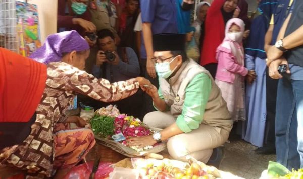 Bupati Tamam Blusukan Cek Ketersedian Migor di Pamekasan