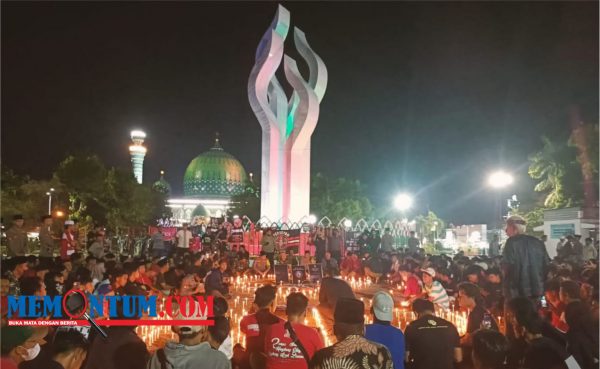 Ribuan Suporter Pamekasan Nyalakan Lilin untuk Tragedi Stadion Kanjuruhan