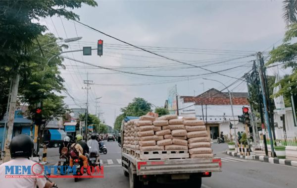 Pemberlakuan Lampu Empat Fase Simpang Empat Gadin Pamekasan Akan Terus Diberlakukan