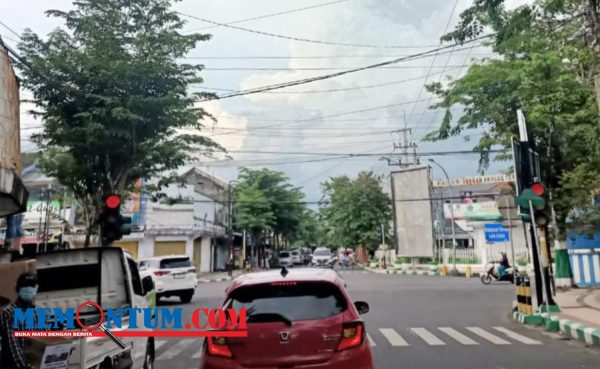 Uji Coba Tak Berhasil, Dishub Pamekasan Kembalikan Traffic Light Perempatan Gadin Jadi 2 Fase