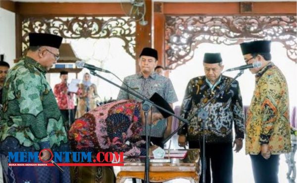 Bupati Pamekasan Lantik Pengurus Takmir Masjid As-Syuhada di Pendopo Mandhapa Agung