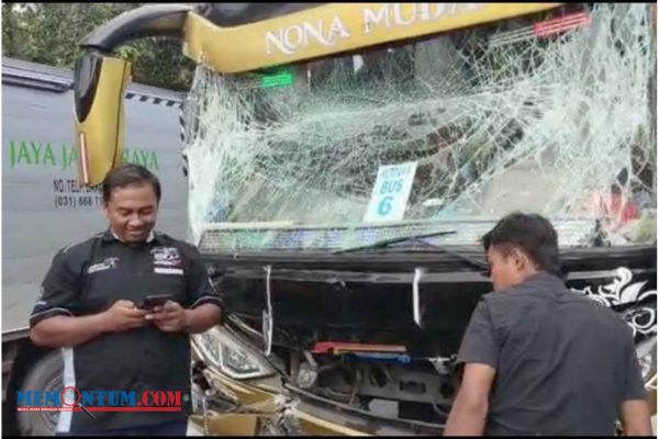 Bus Calon Jamaah Haji Pamekasan Alami Kecelakaan di Bangkalan